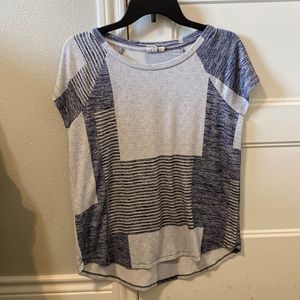 Blue and off white patterned GAP blouse